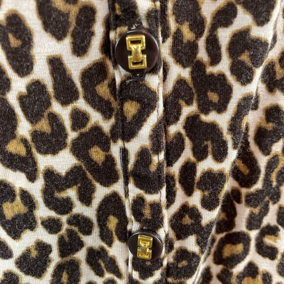 Charter Club tie neck leopard print stretch blouse w/amazing buttons🐆 - Picture 6 of 10
